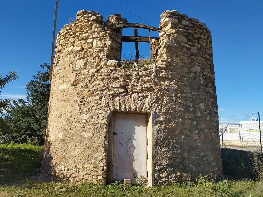 Molino de Los Pesetos, antiguo molino harinero de La Aljorra