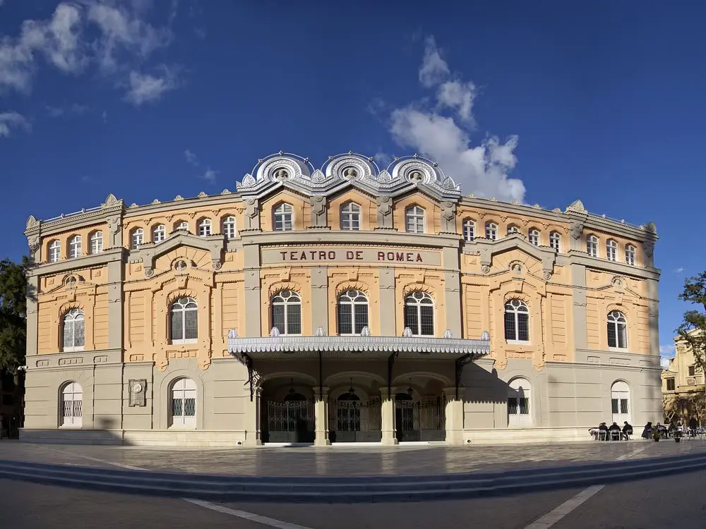El Teatro Romea, en el centro de Murcia