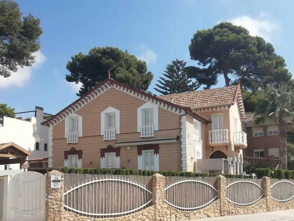 Villa La Pinada, casa modernista de Santiago de la Ribera