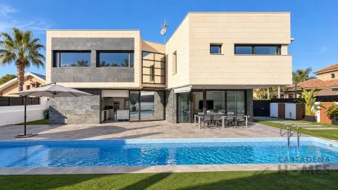 Una casa para hacer planes sin salir de ella en El Esparragal — en venta