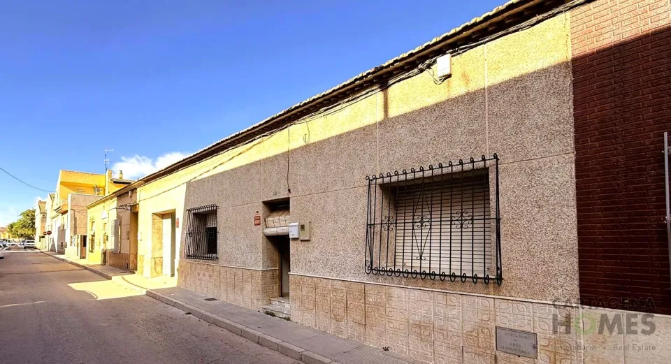 Planta Baja En Los Dolores en Los Dolores — en venta