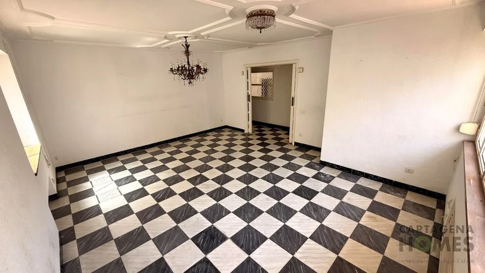 Gran Piso En Plaza Risueño en Casco Historico — foto 8