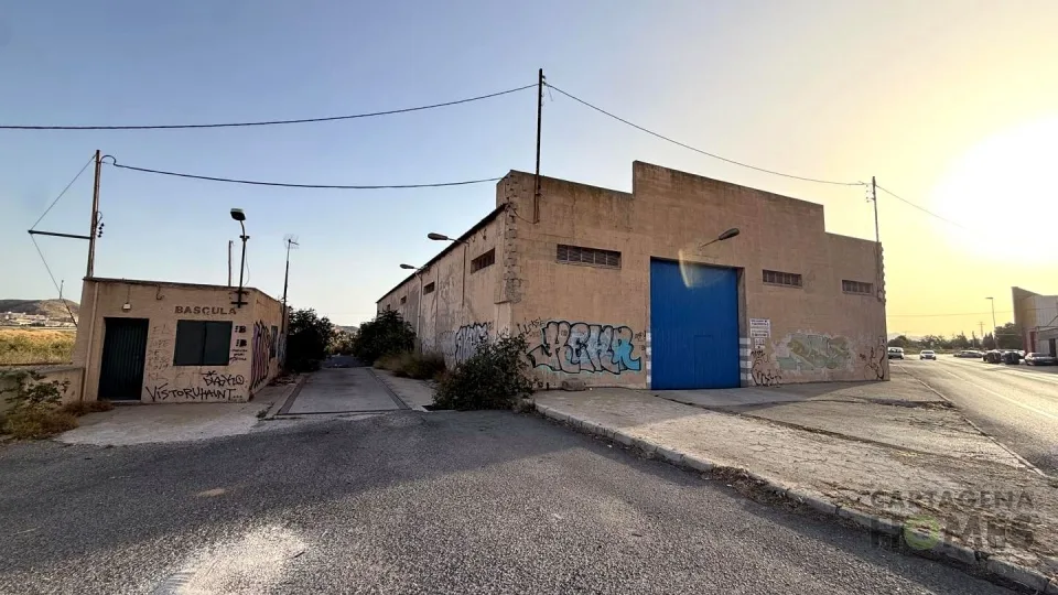 Más de 1.500 m² diáfanos a un paso de Cabezo Beaza en Torreciega — foto 7